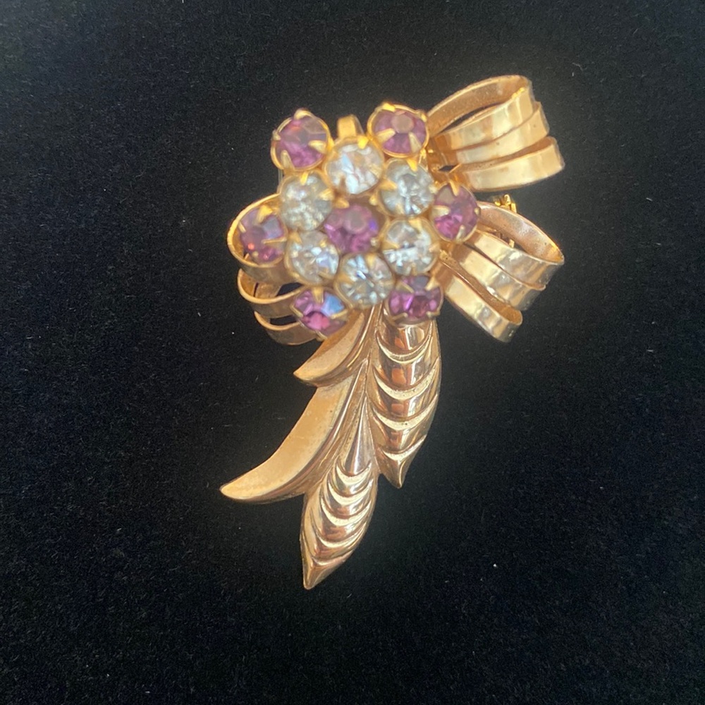 Vintage Womans Costume Jewelry Brooch